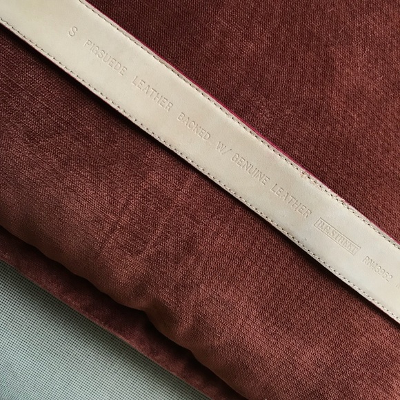 Vintage • Maroon Suede Belt - Picture 4 of 5